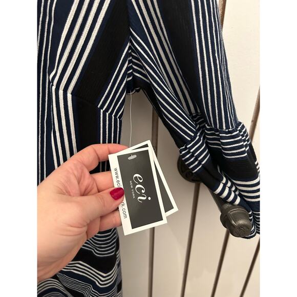 Eci V-Neck Striped Bell Sleeve Dress Size 8 NWT - Picture 7 of 9